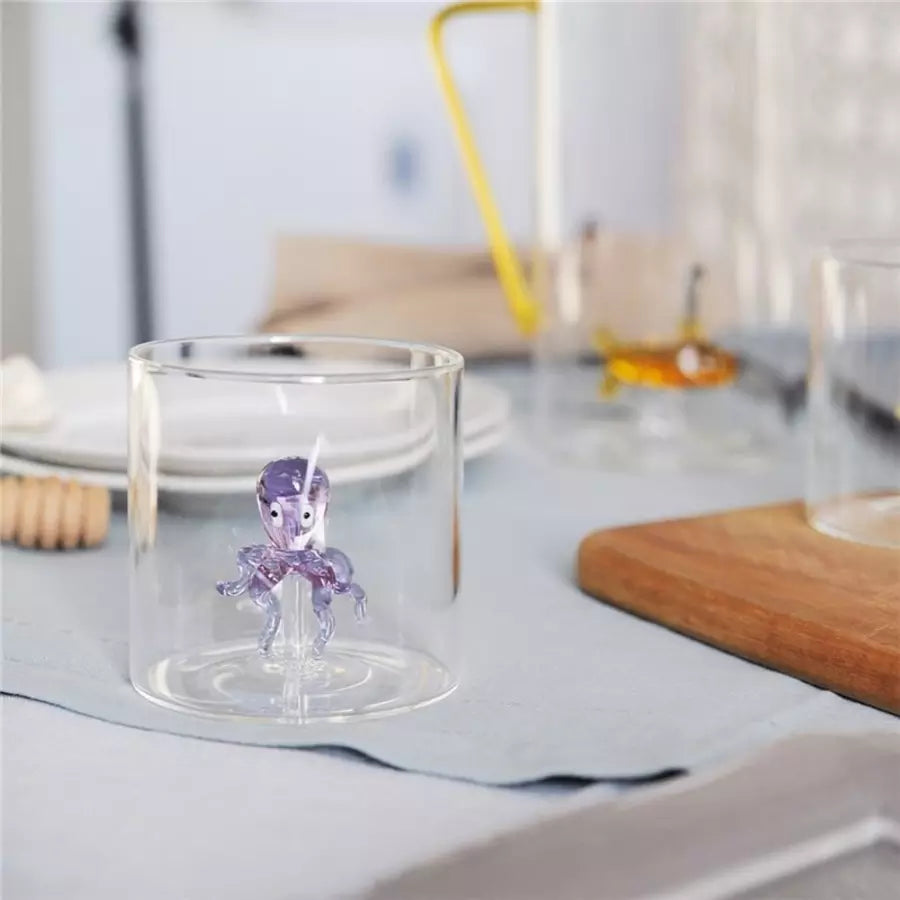 Glas mit Oktopus