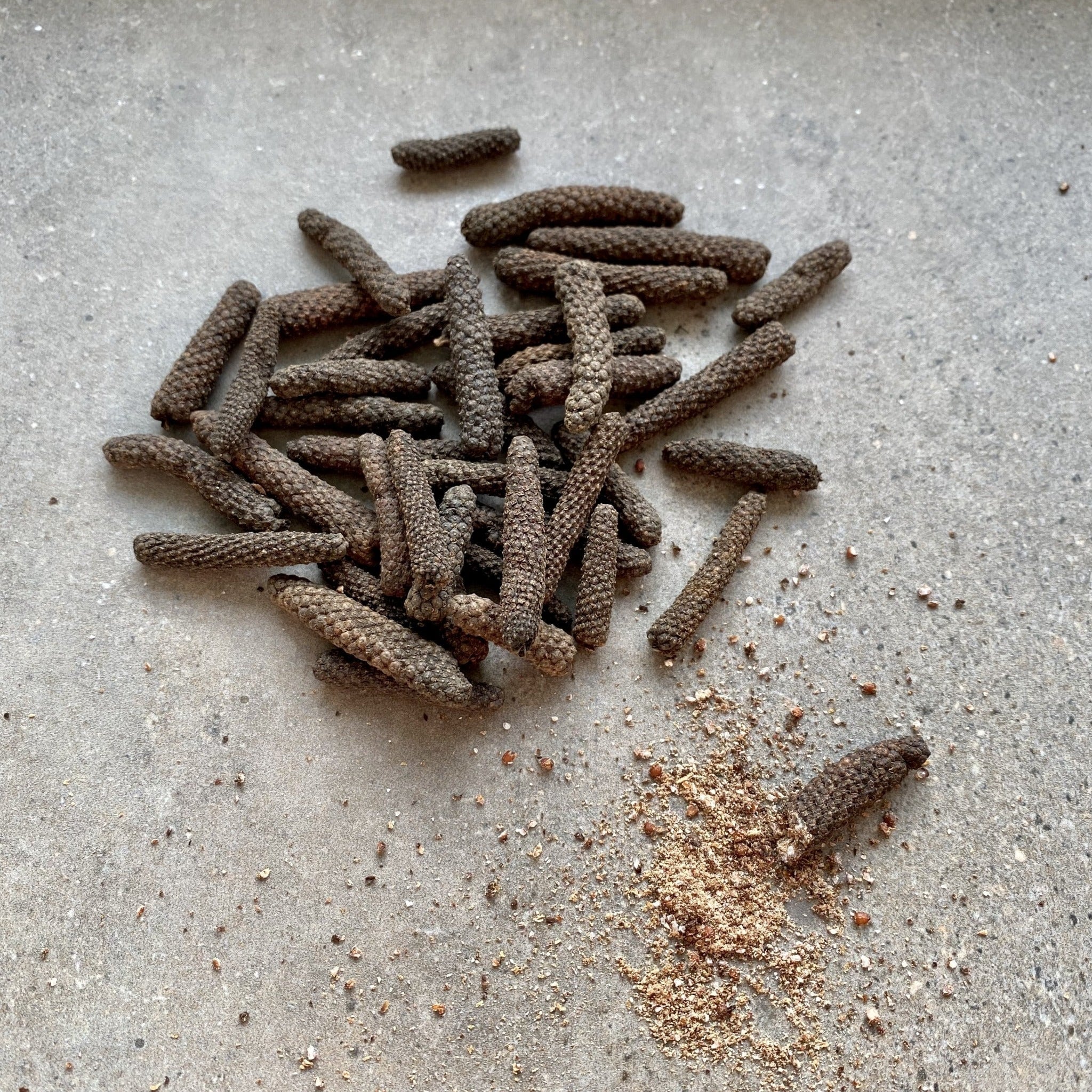 Pfefferreibe mit Stangenpfeffer